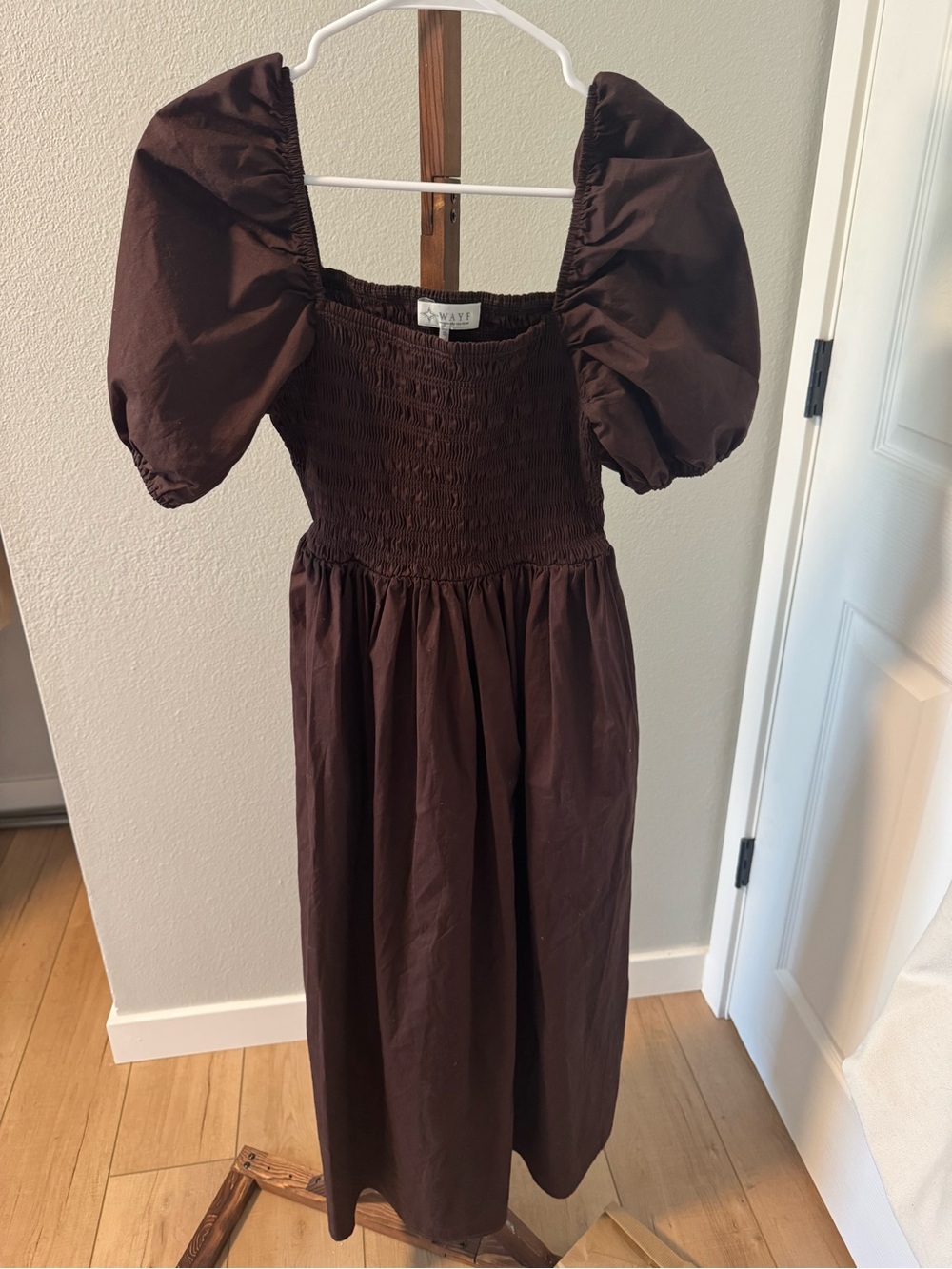 WAYF Brown Puff-Sleeve Smocked Midi Dress - Picture 5 of 5